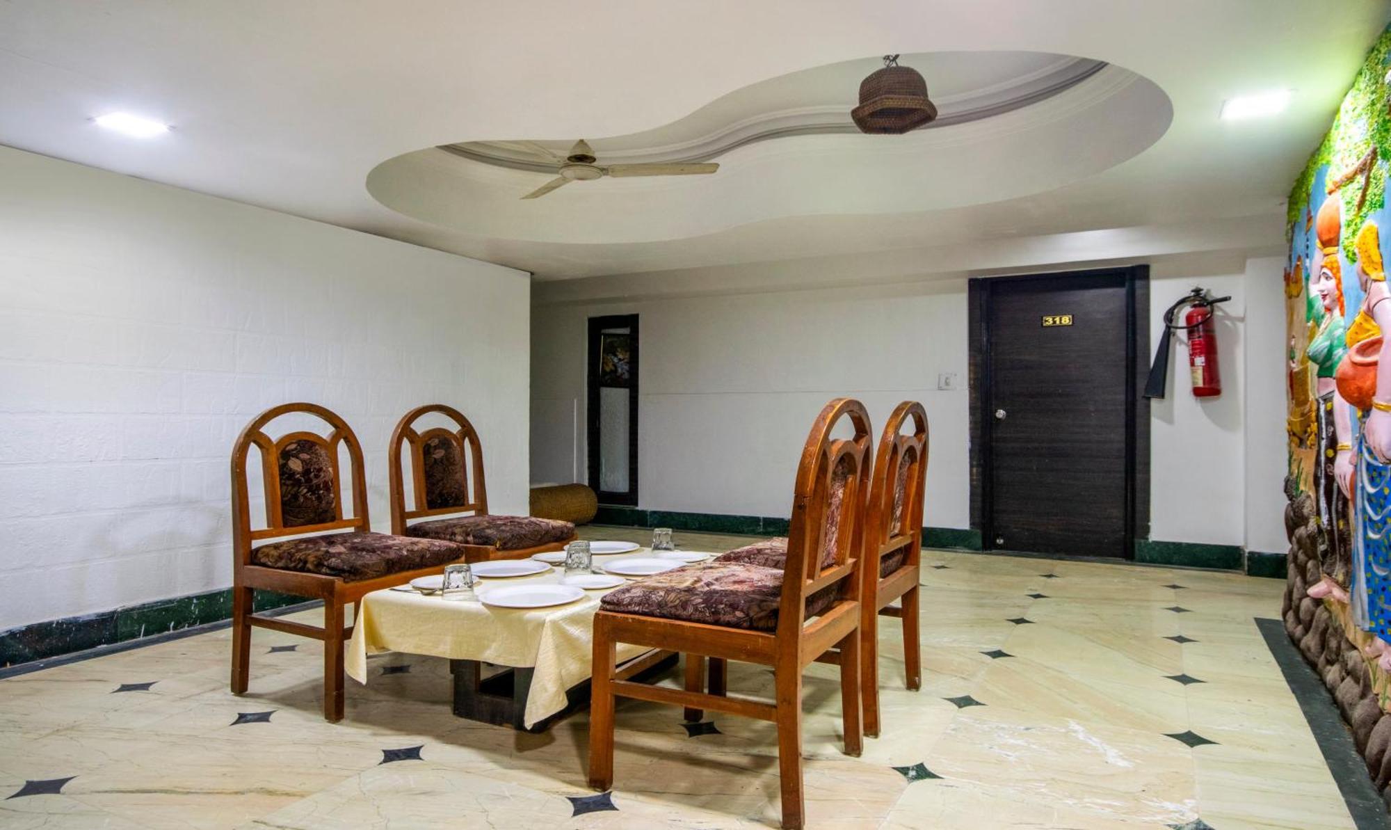 Itsy Hotels Shree Krishna Palace Ахмедабад Екстер'єр фото